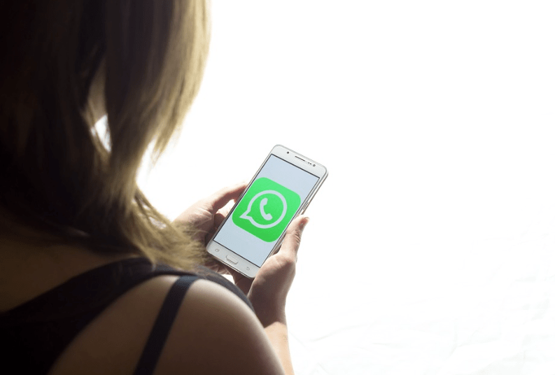 华为商城新手机预约
:【意·奇葩】新手机里竟没WhatsApp?!女子气急败坏杀回商城大闹