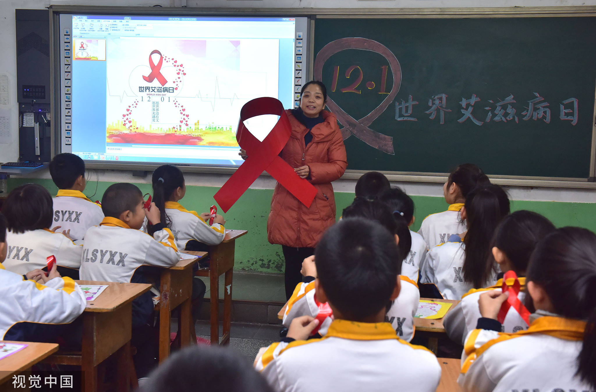 手机耳机没有声音:7岁艾滋病毒携带者无法入校，什么解决方案才算最优？