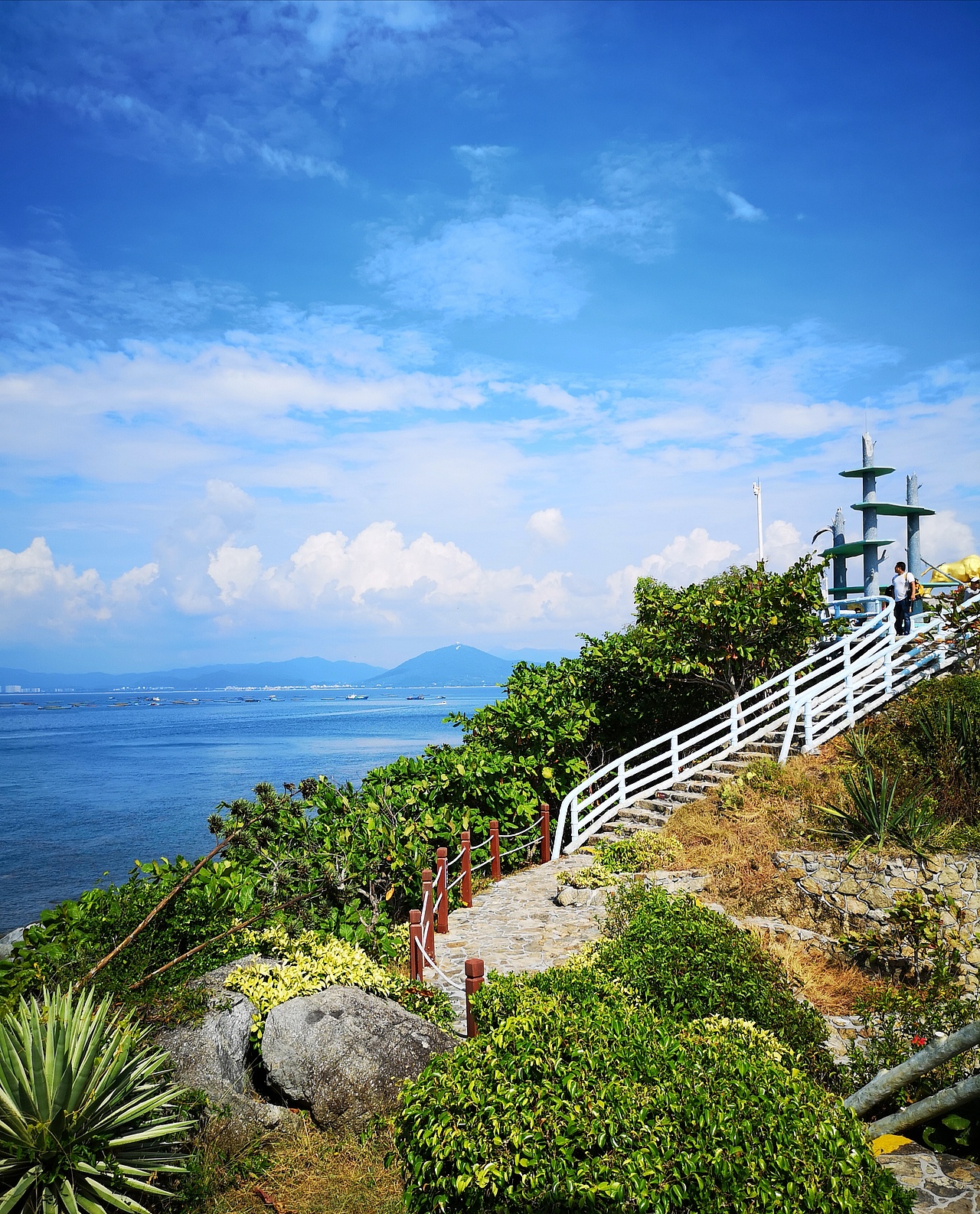 包含手机版西岛基地下载的词条